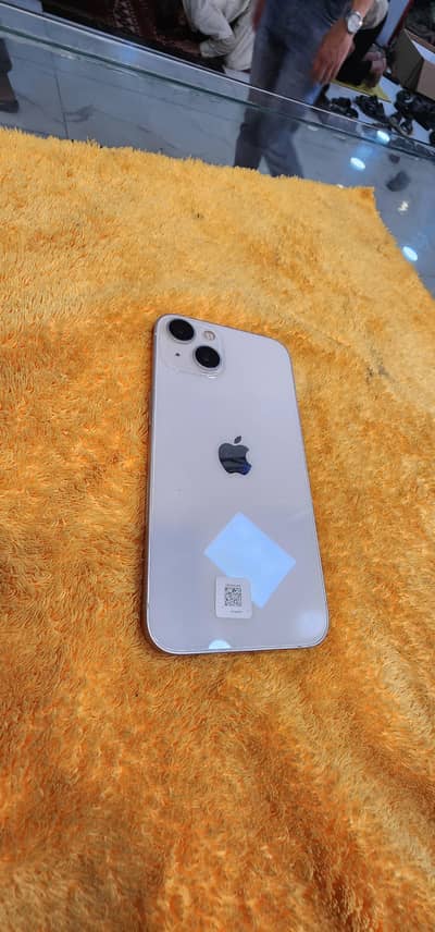 Apple iPhone 13