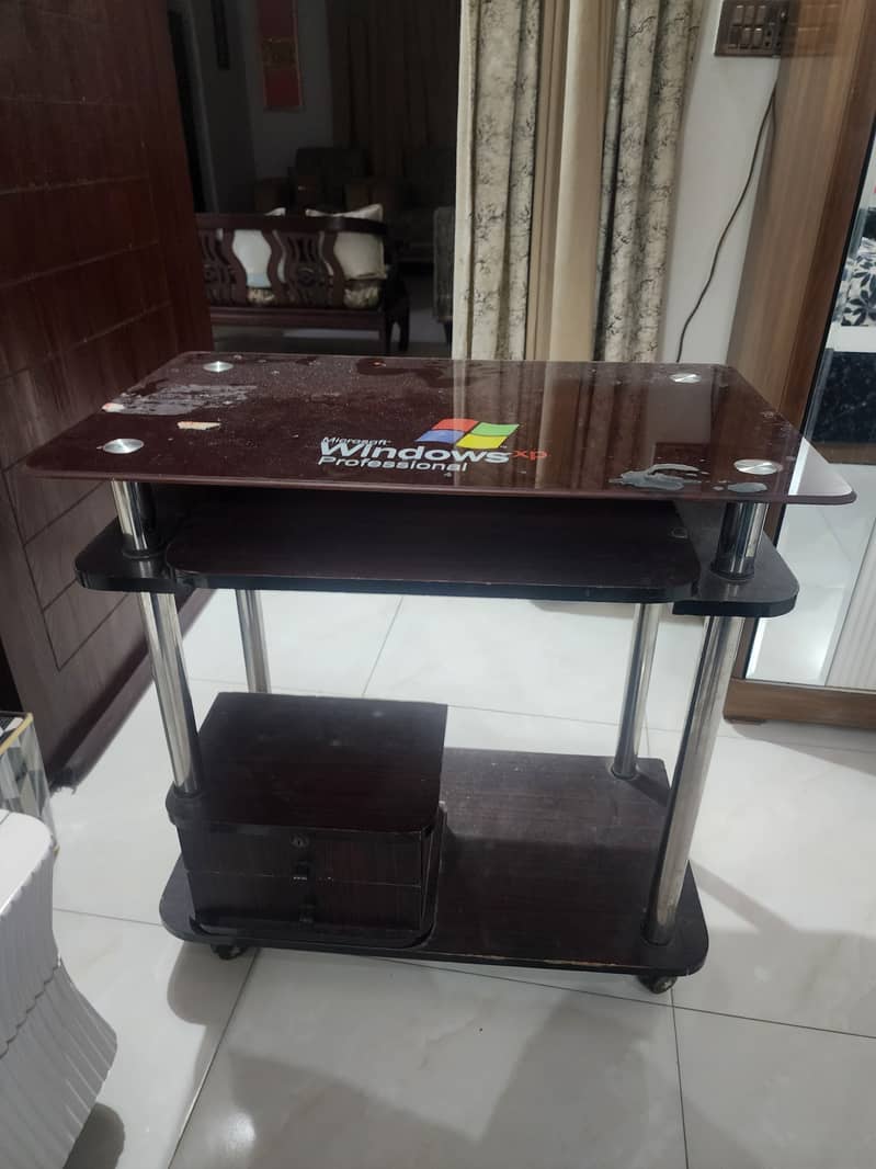 Computer Table 0