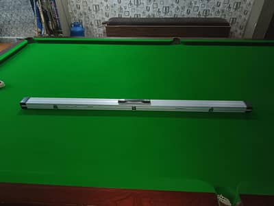 hunter 147 made in Thailand cue with box