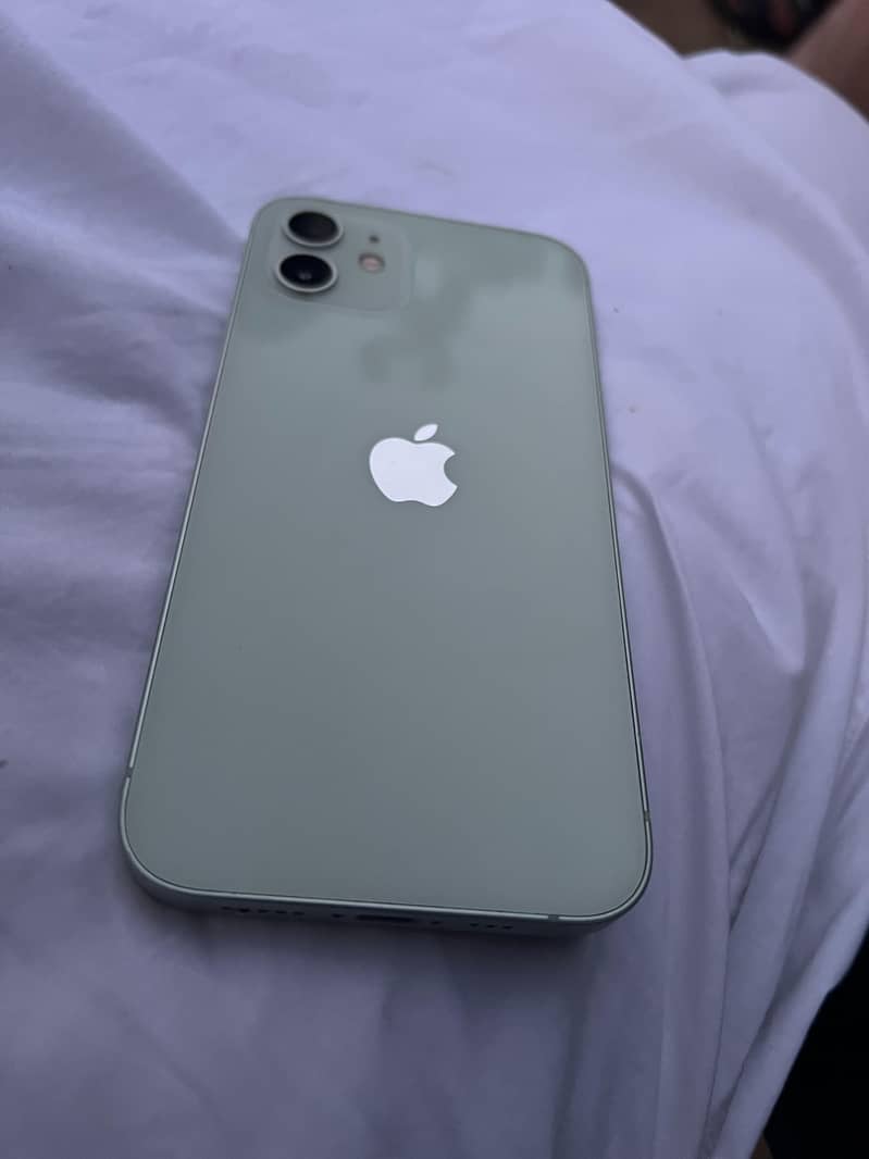 Apple iPhone 12 3