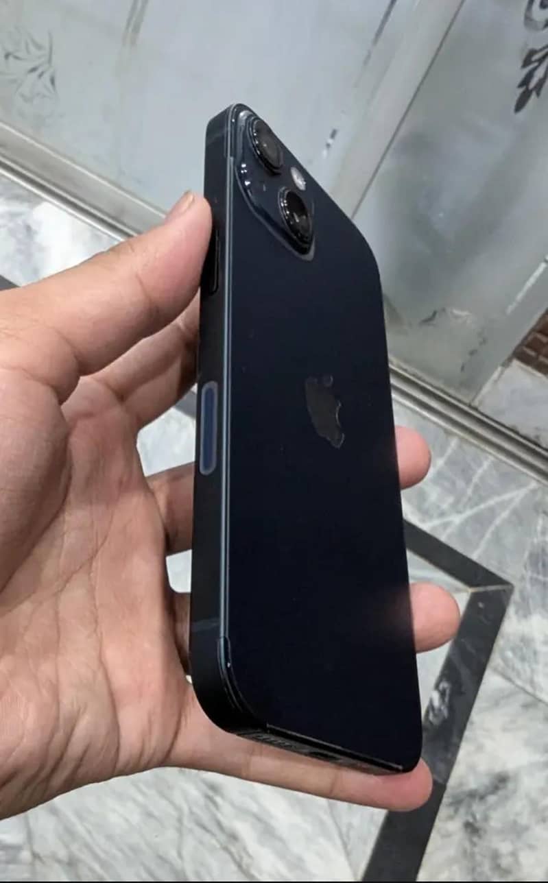 Apple iPhone 13 3