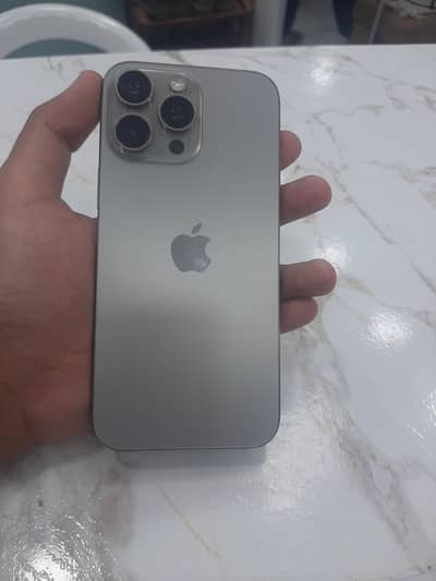 Apple iPhone 16 Pro Max