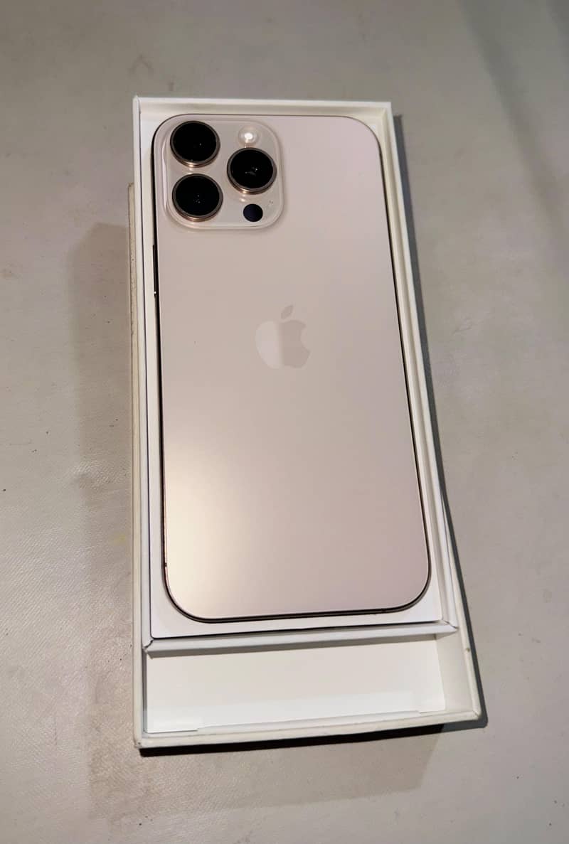 Apple iPhone 16 Pro Max 2