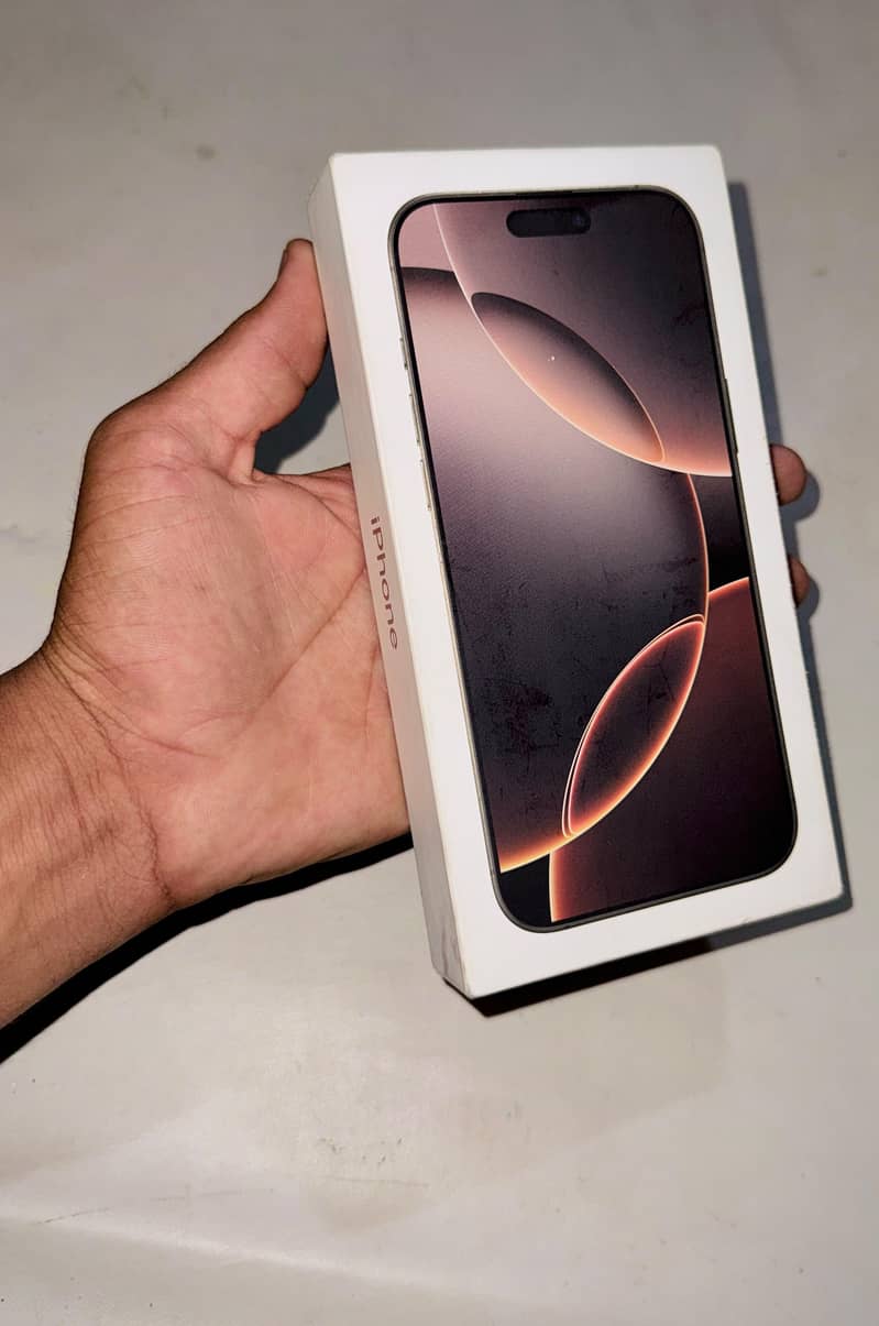 Apple iPhone 16 Pro Max 4