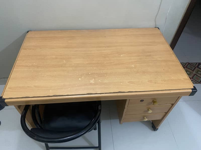 Table for Work and Study 3