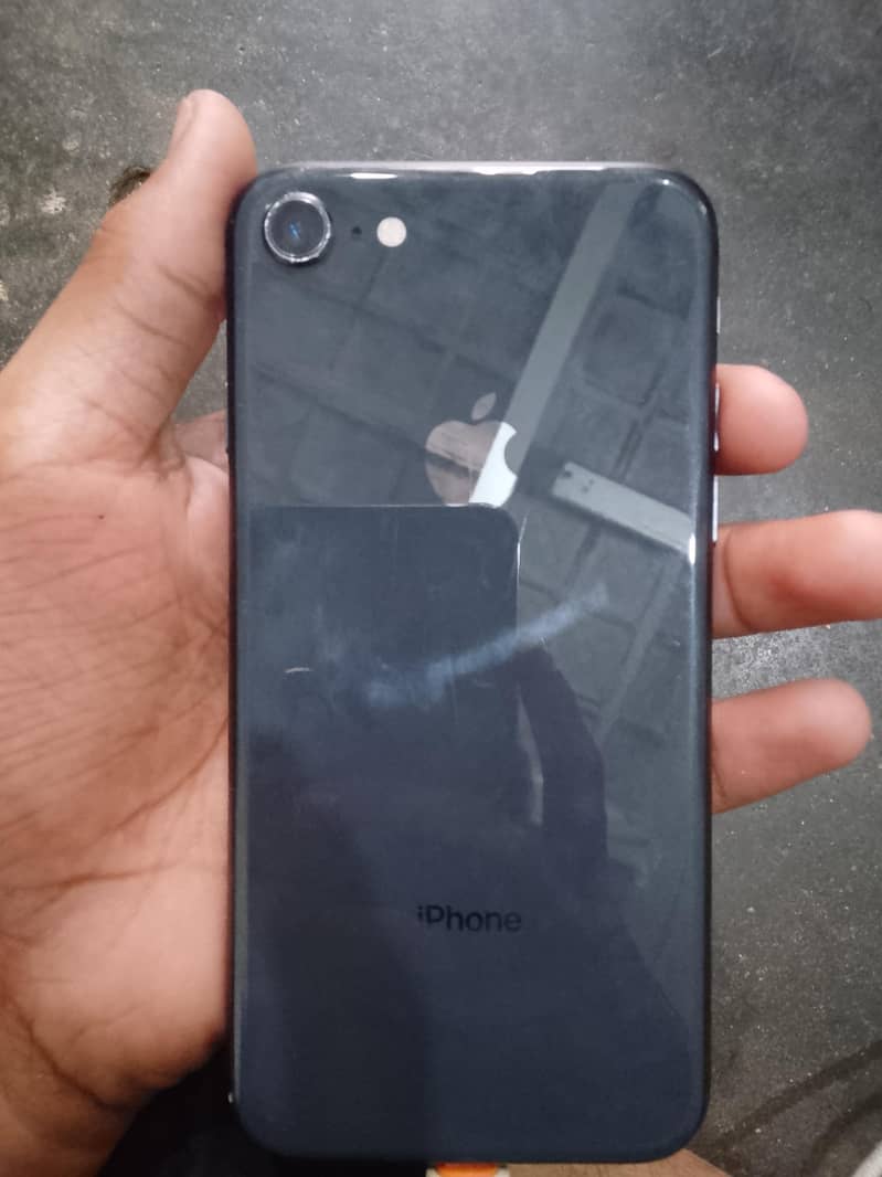 Apple iPhone 8 1