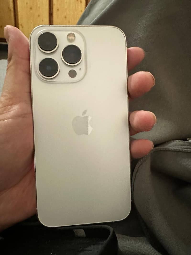 Apple iPhone 13 Pro 0