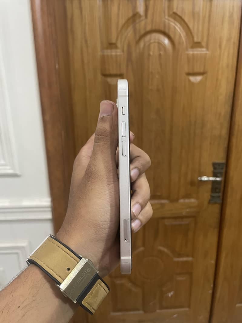 Apple iPhone 12 3