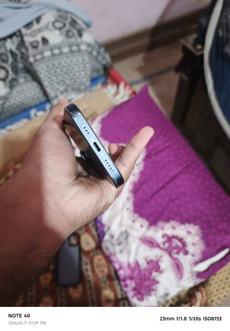 Apple iPhone 13 1
