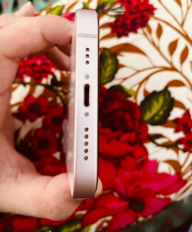Apple iPhone 13 3