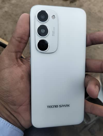 Tecno spark 40 pro plus