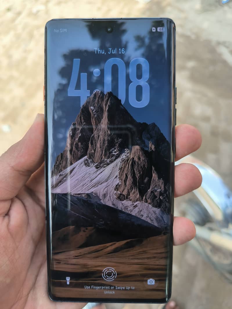 Tecno CAMON 40 Pro 0