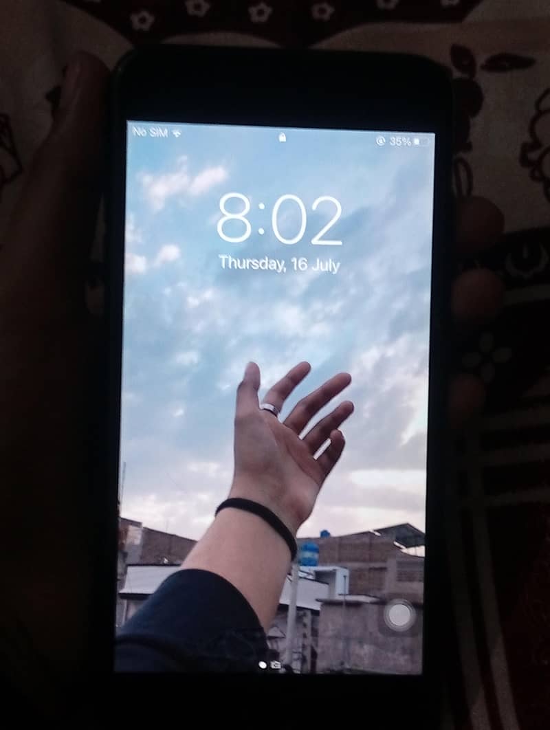 Apple iPhone 7 Plus 0