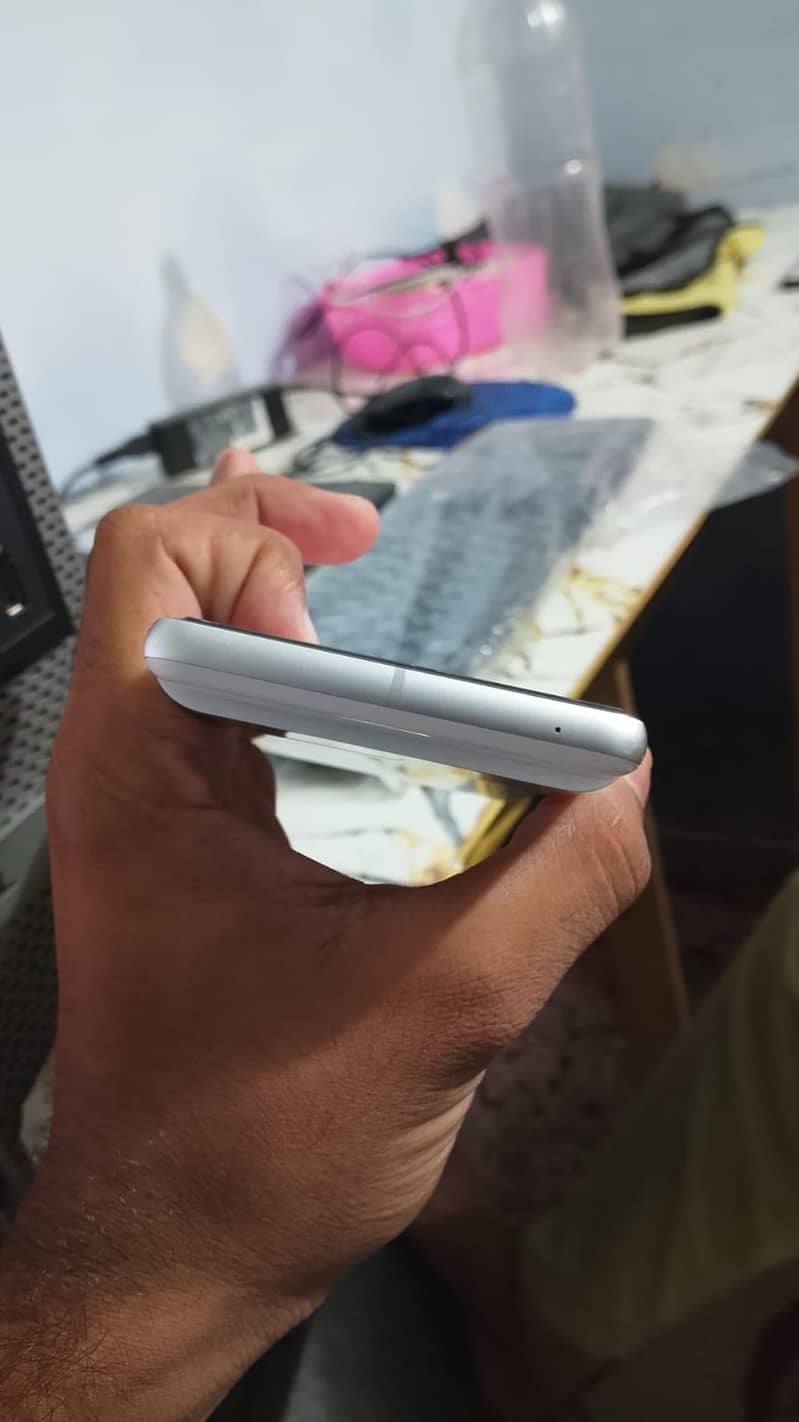 Google Pixel 7a 2