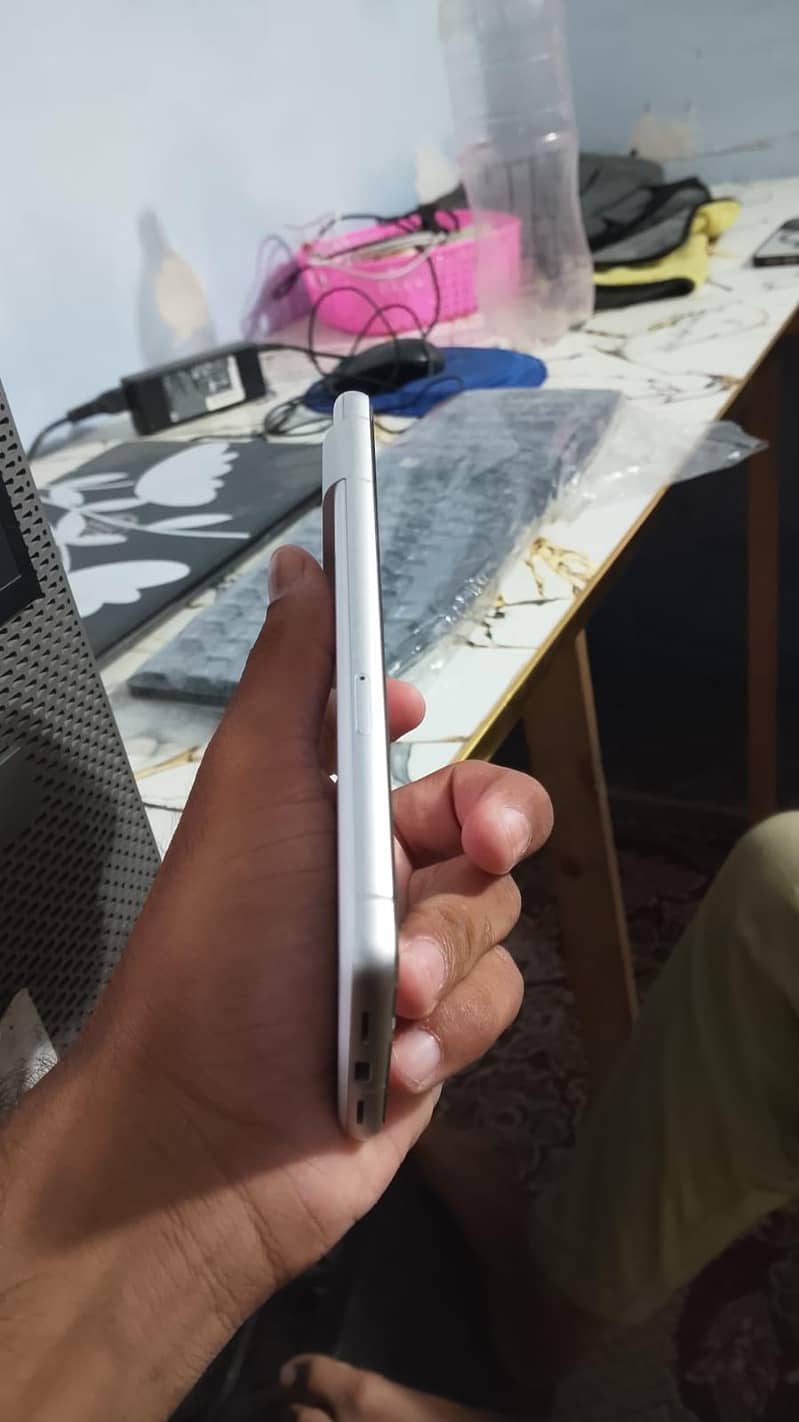 Google Pixel 7a 3