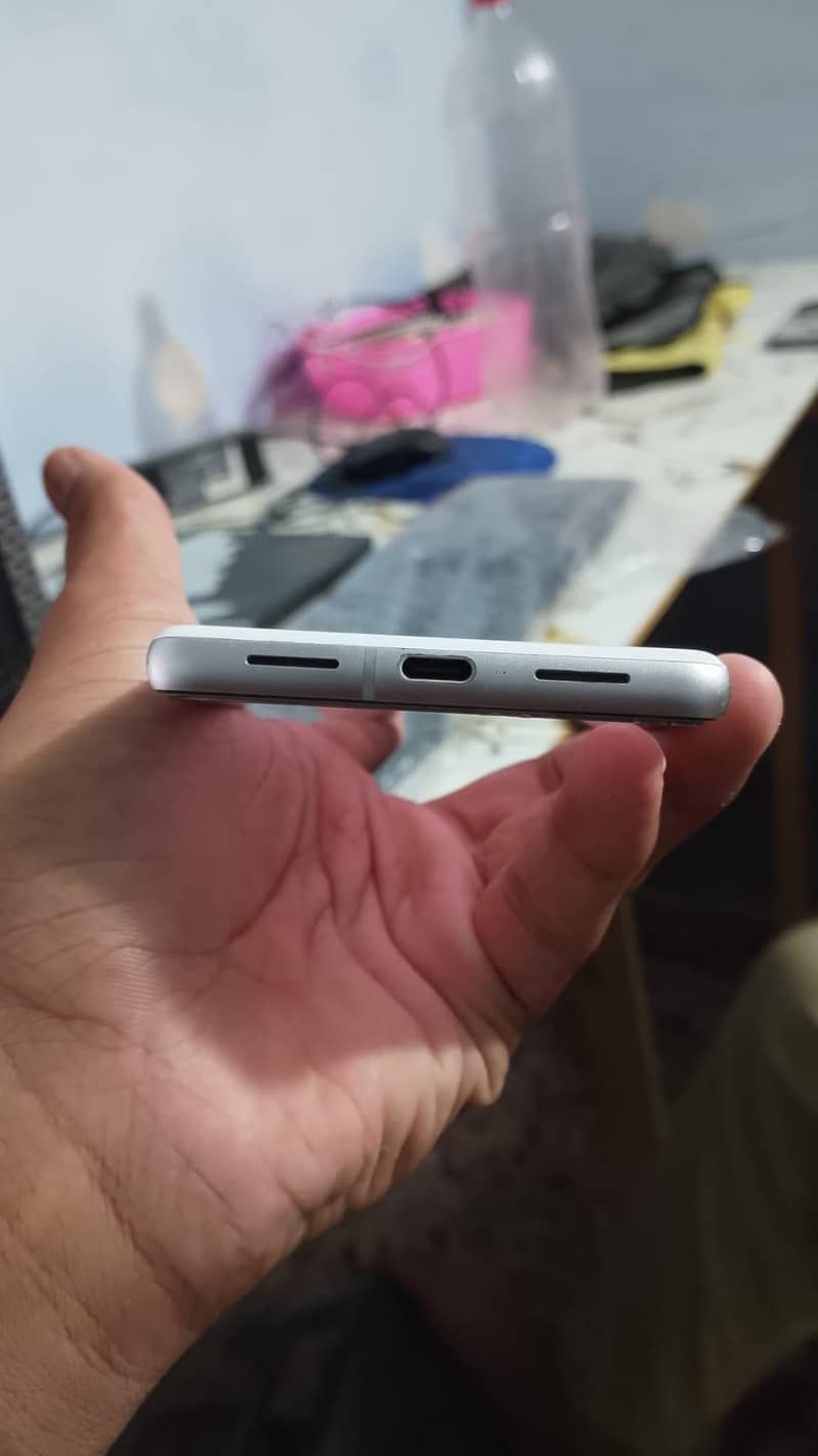 Google Pixel 7a 4