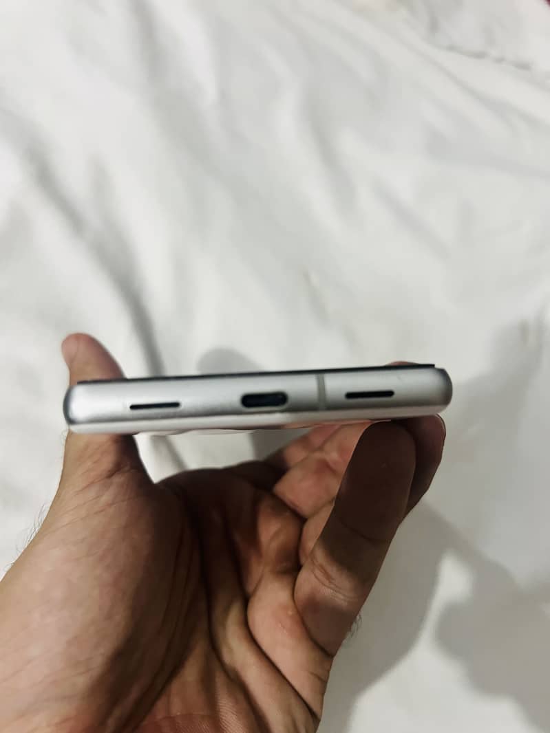 Google Pixel 7a 2