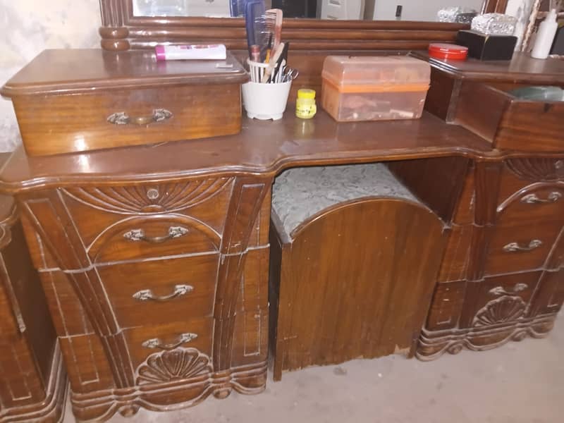 dressing table 1