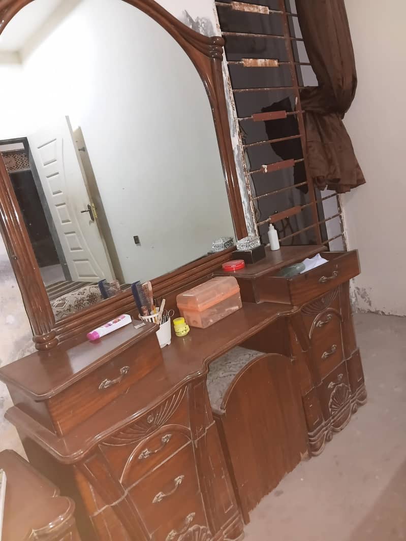 dressing table 2