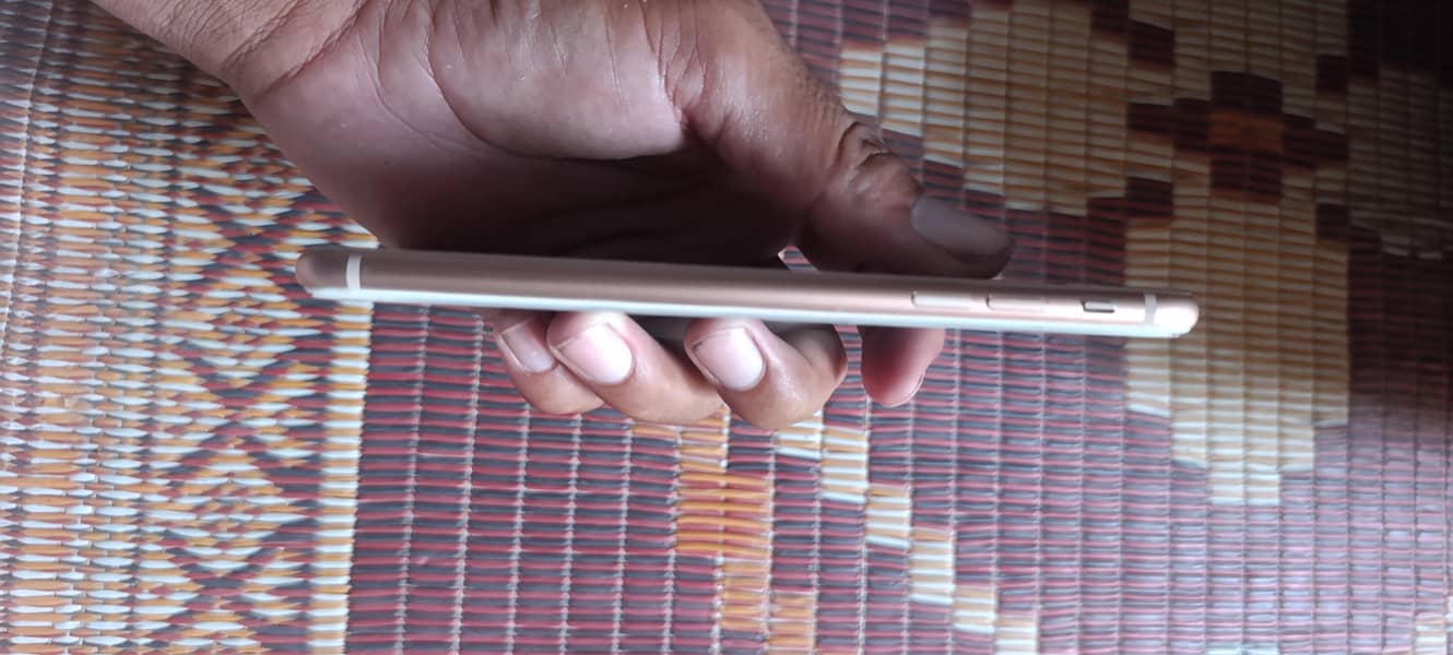 Apple iPhone 8 Plus 6