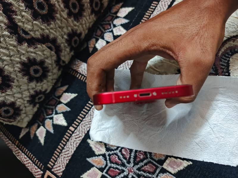 Apple iPhone 13 1