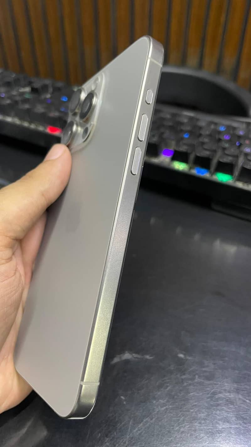 iphone  15 pro max 1