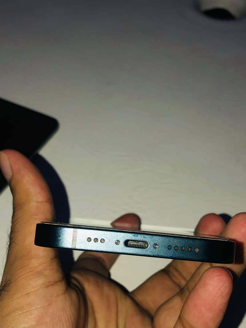 Apple iPhone 14 3