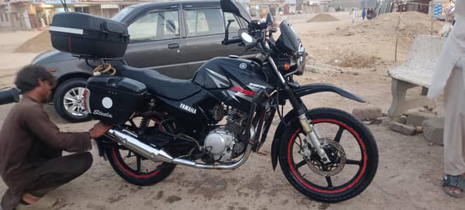fully loaded touring bike YBR125G