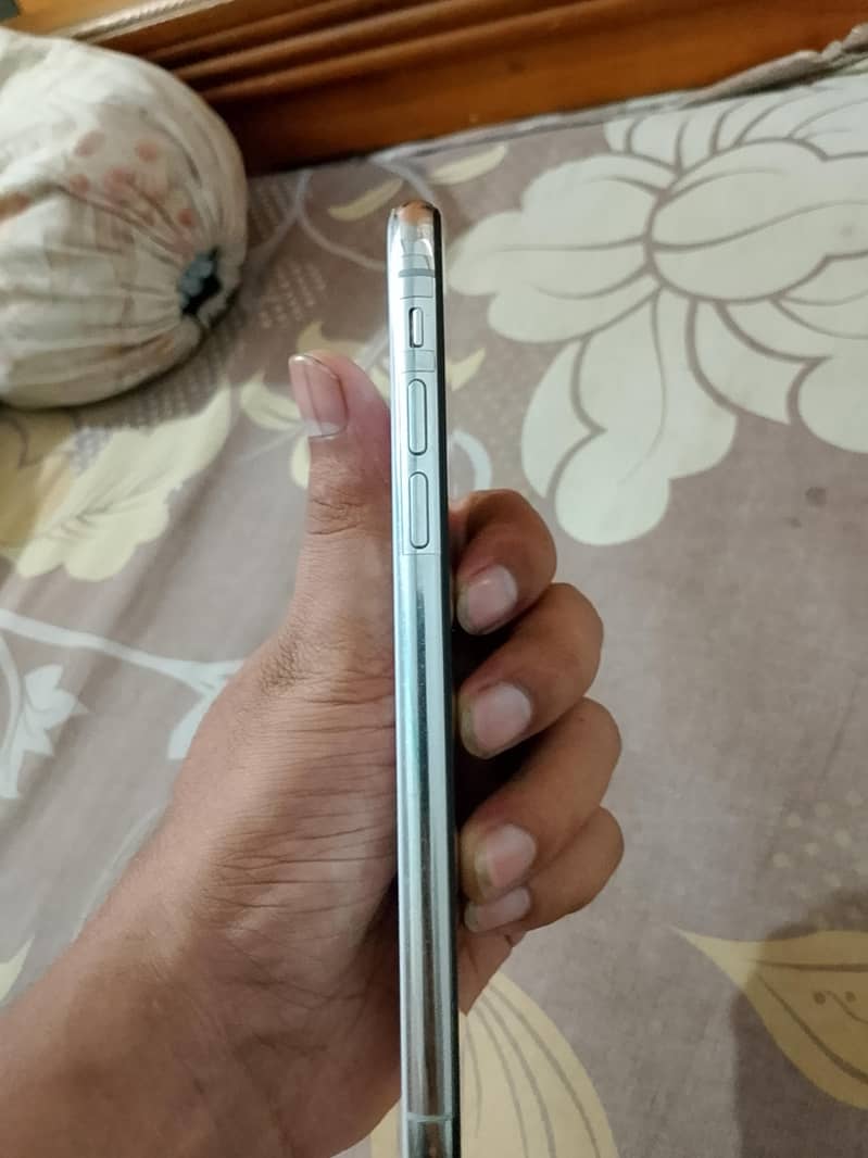 Apple iPhone X 1