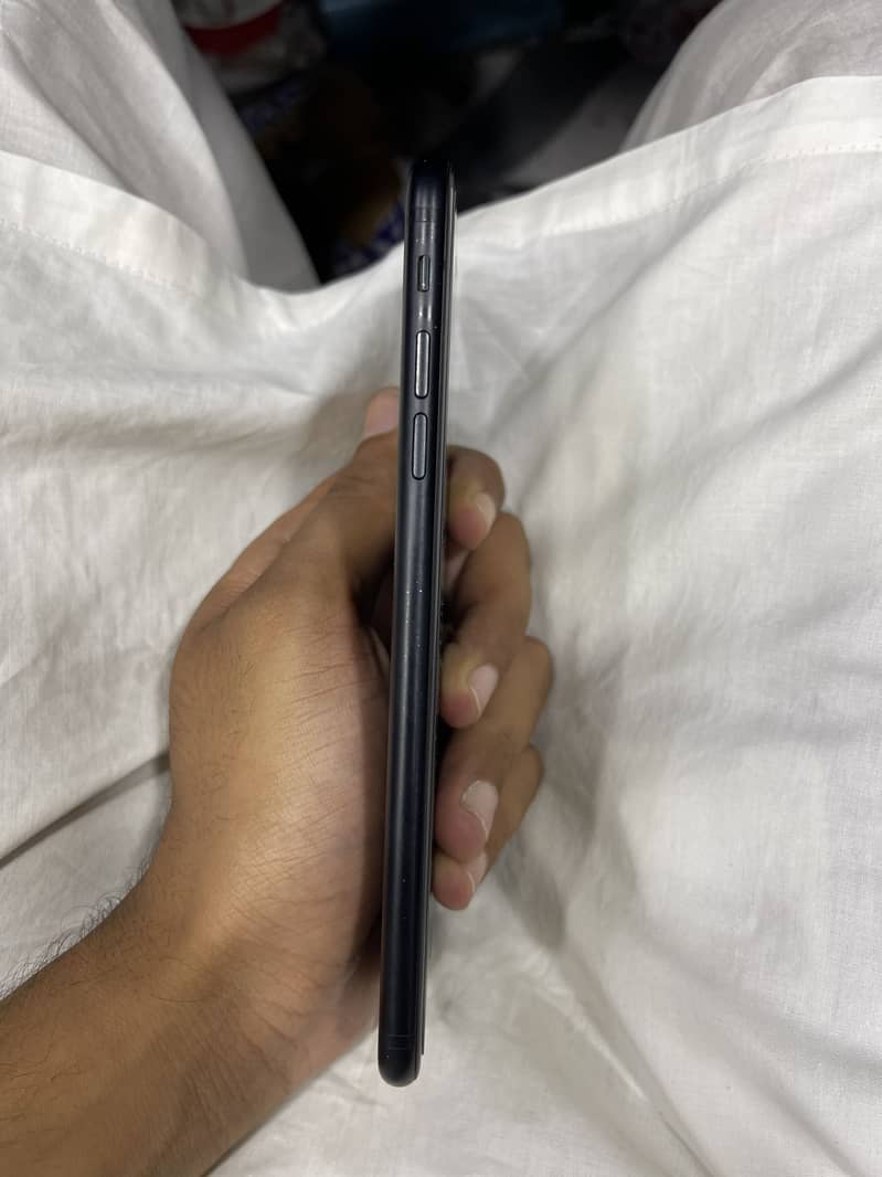 Apple iPhone 7 Plus 3