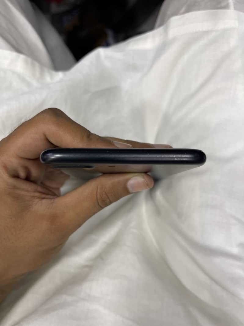 Apple iPhone 7 Plus 5