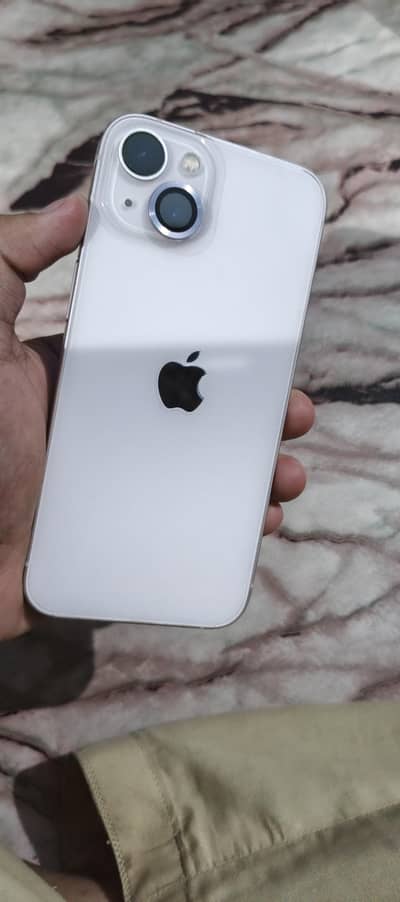 Apple iPhone 13