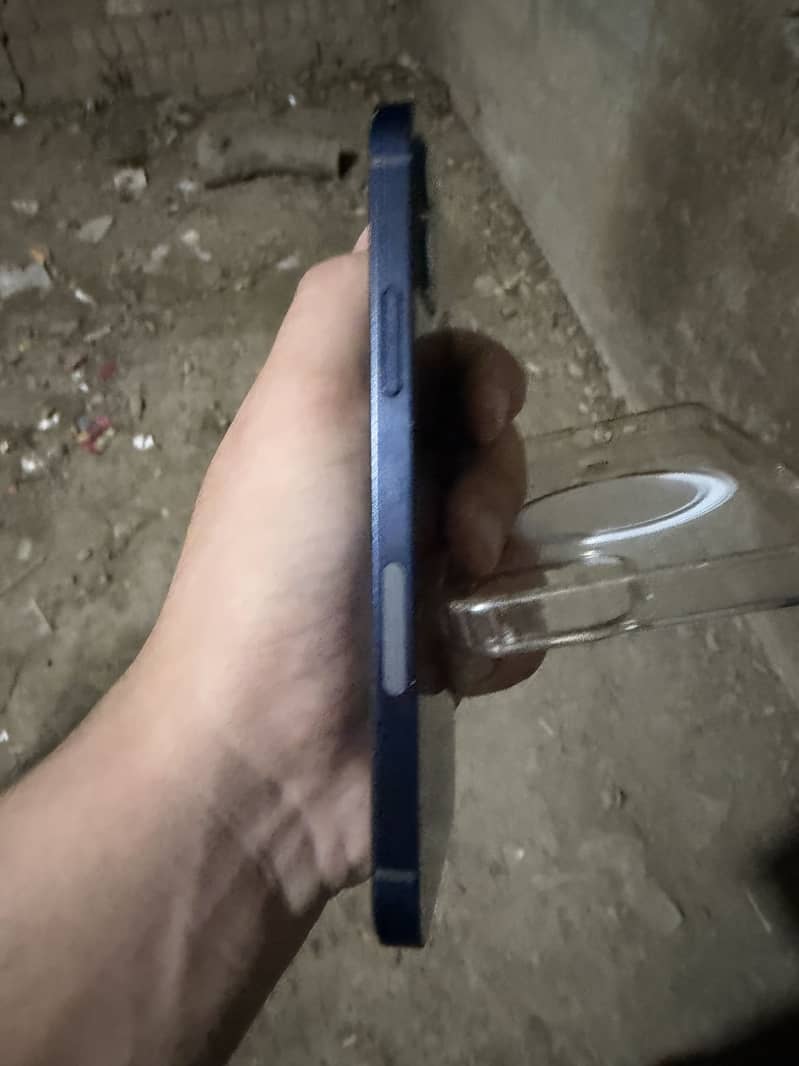 Apple iPhone 12 2