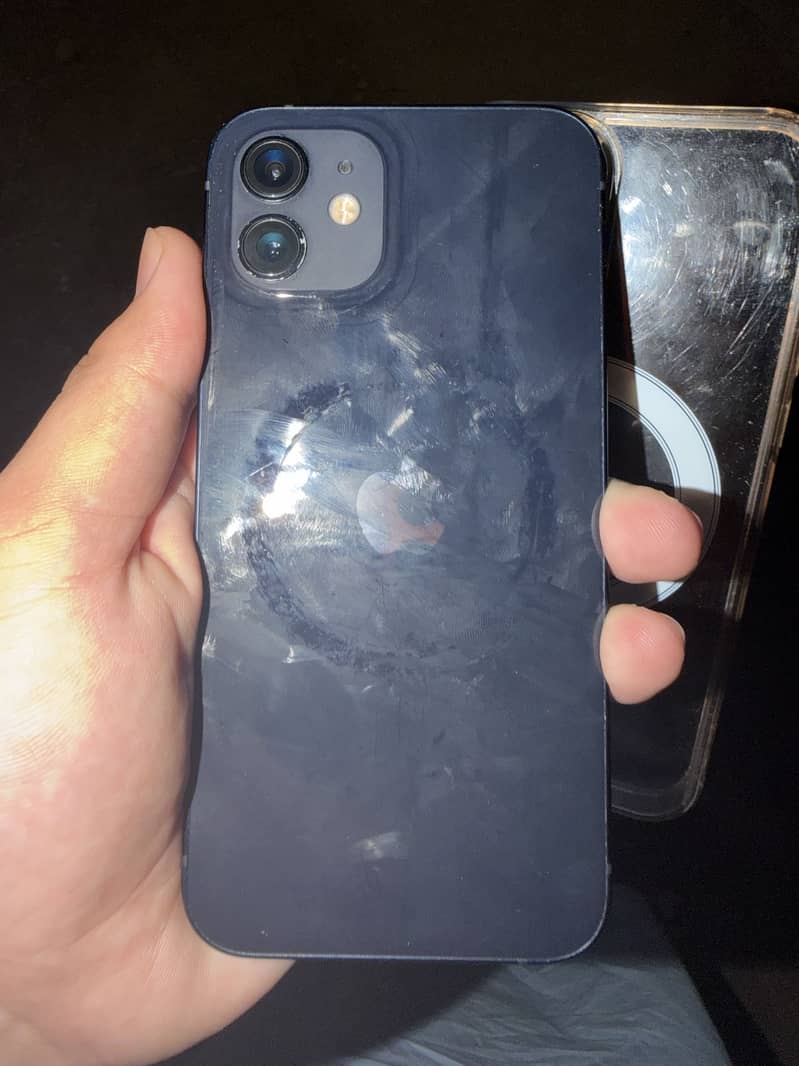 Apple iPhone 12 4