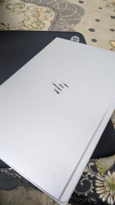 Hp 1030 G2 360 i5-7th Gen 512 SSD