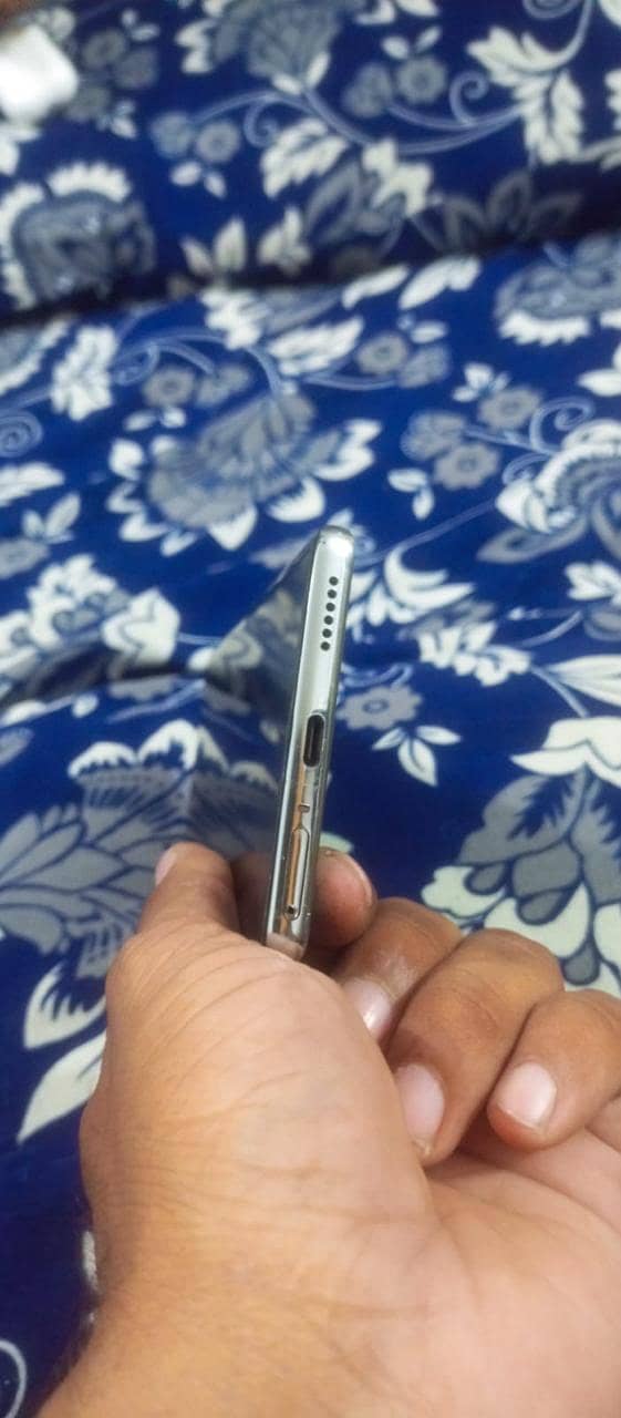 Tecno CAMON 40 Pro 6