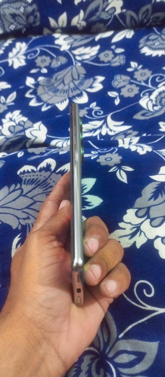Tecno CAMON 40 Pro 7