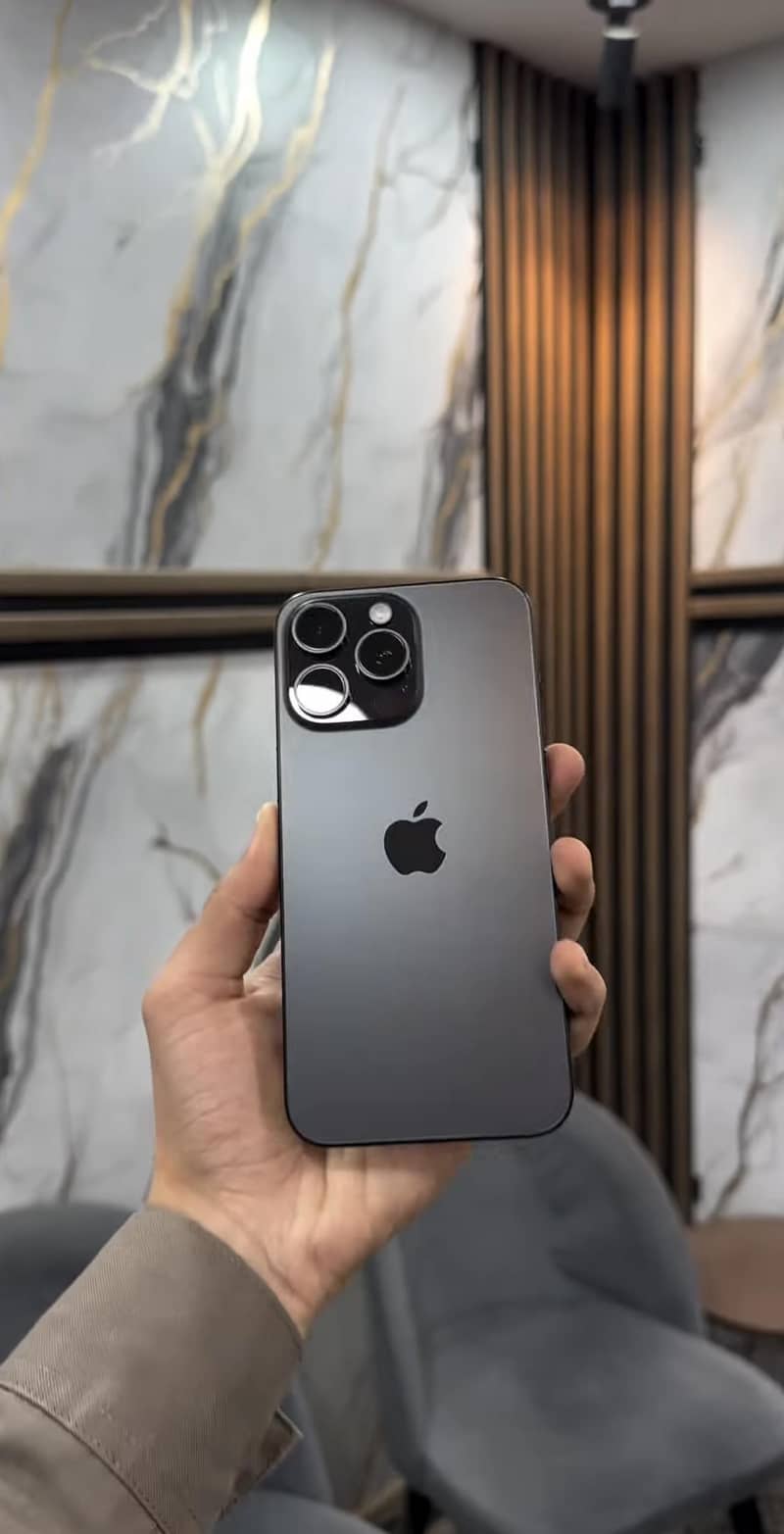 iPhone 15 Pro Max 0
