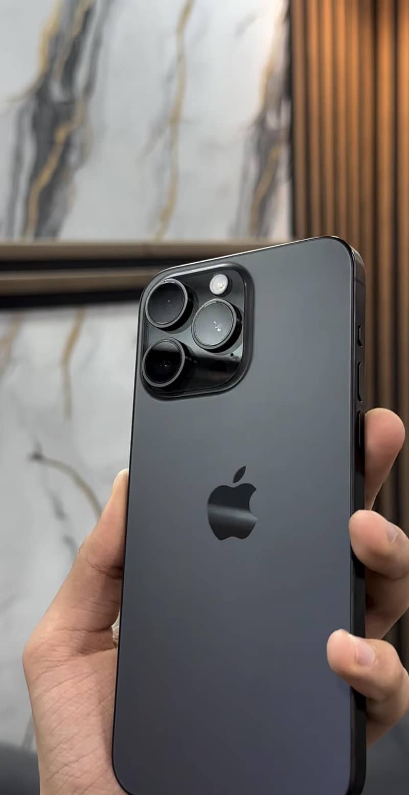 iPhone 15 Pro Max 5