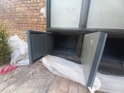 Steel Almirah / Iron Wardrobe 3 Door Heavy Duty – Good Condition