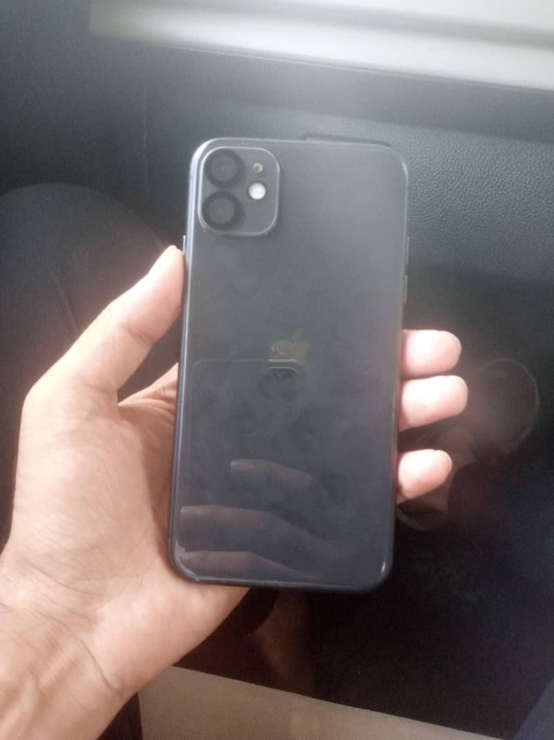 Apple iPhone 11 4