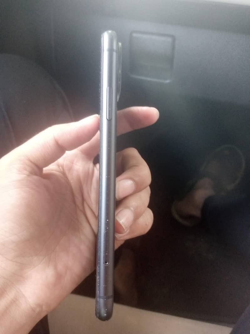 Apple iPhone 11 5