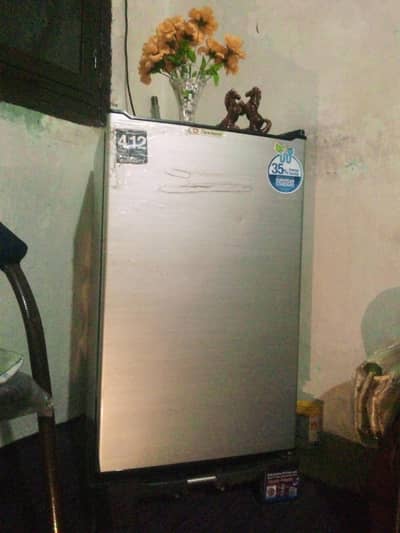 dawlance mini refrigrator