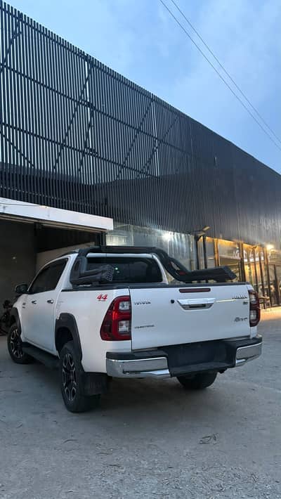 Toyota Hilux Revo v 2.8