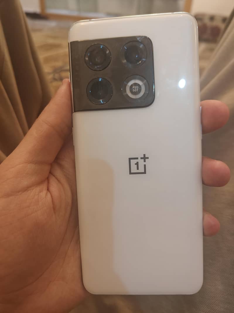One Plus 10 Pro 1