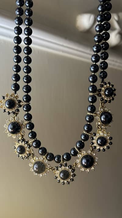 Premium Dark blue pearl necklace