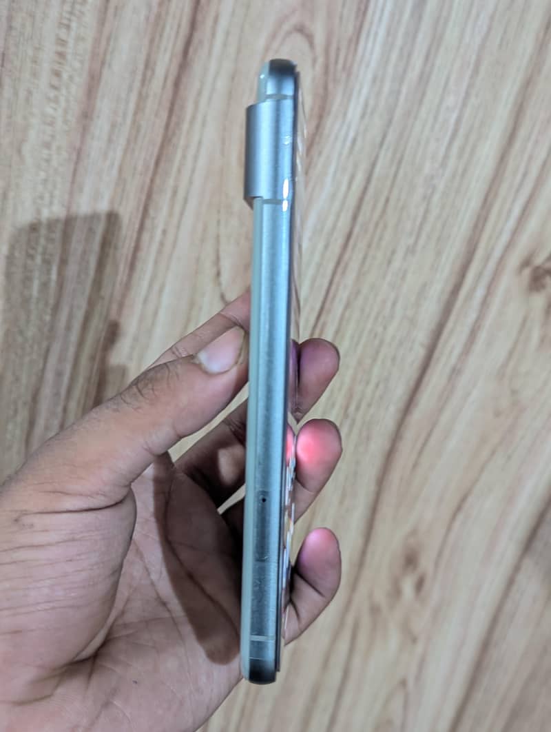 Google Pixel 8 3