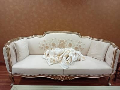 Premium 7 seater sofa set and centre table