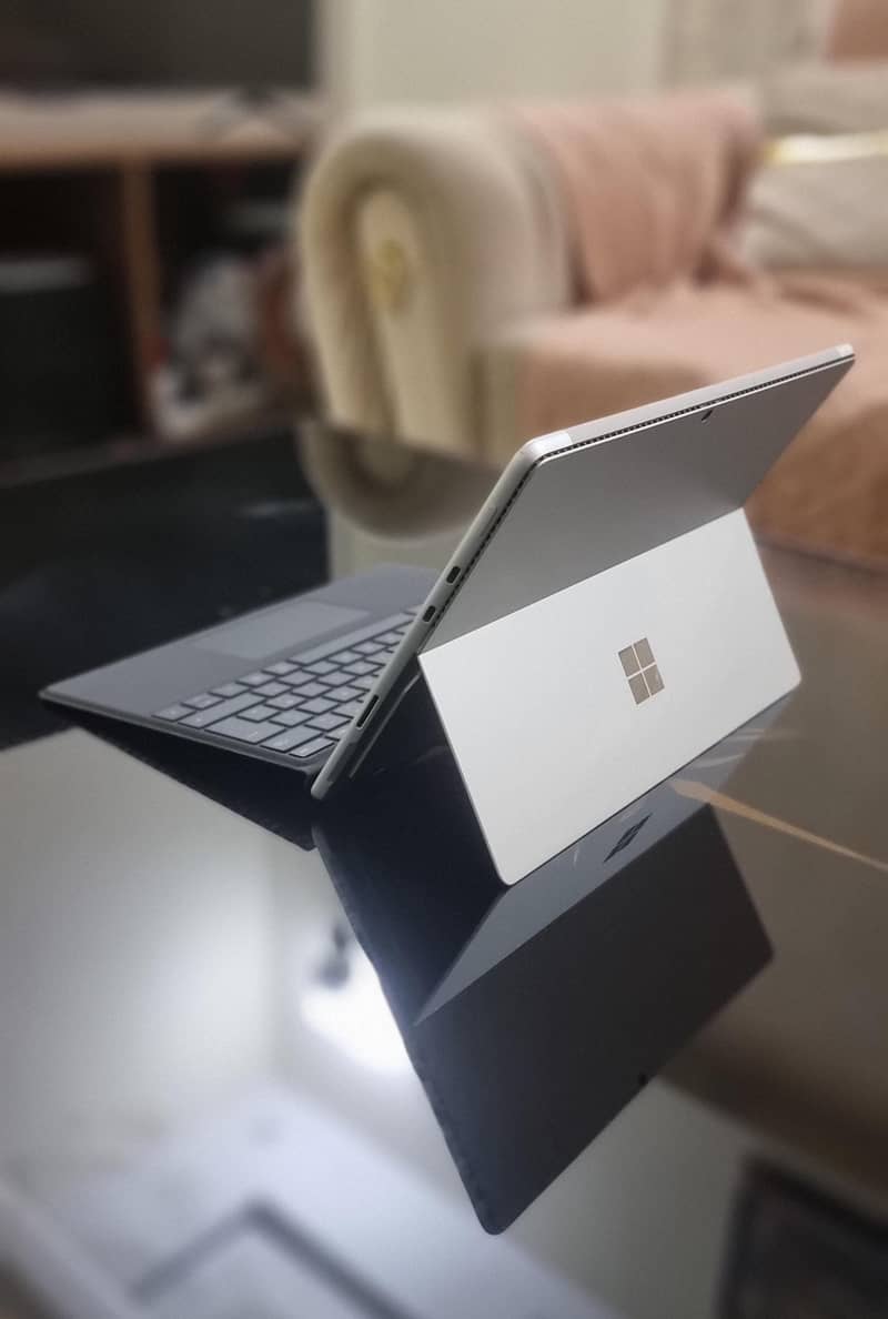 Microsoft Surface book 8 Pro 4