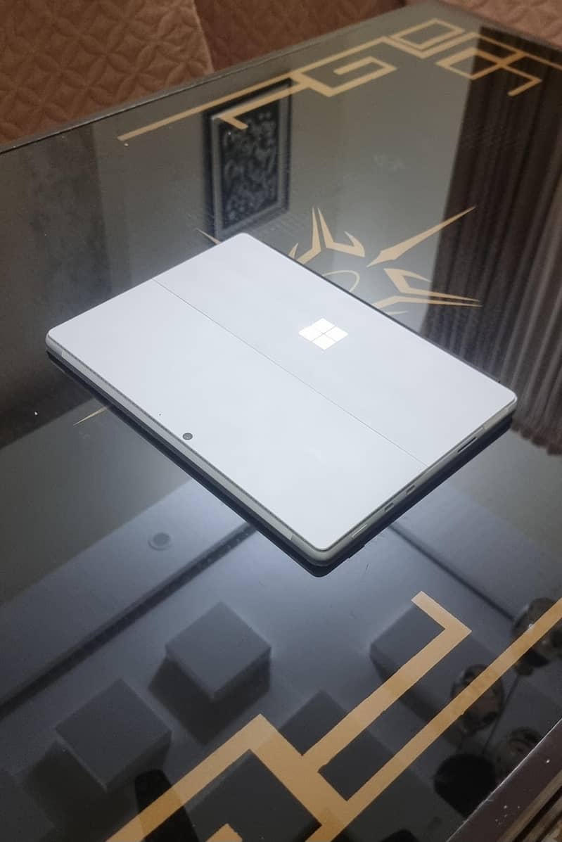 Microsoft Surface book 8 Pro 5